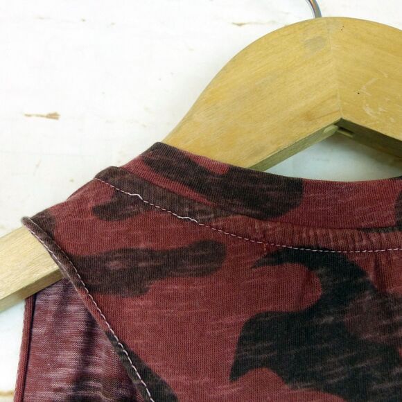 Sundry Tank Top Women 1 S Red Camo Print Racerback Slub Cotton Raw Hem USA Rock - Picture 12 of 12